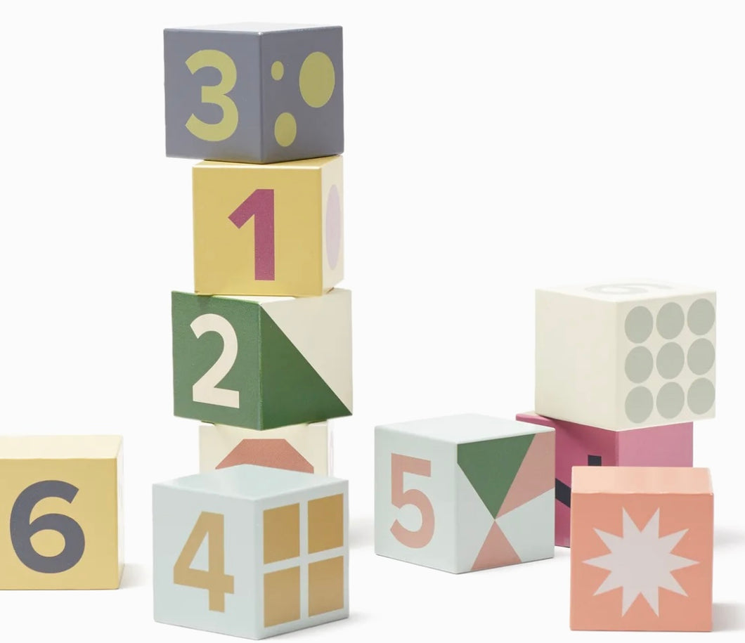 Jouet de bois cube