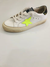 Charger l&#39;image dans la galerie, Golden Goose may jaune et camouflage taille 34