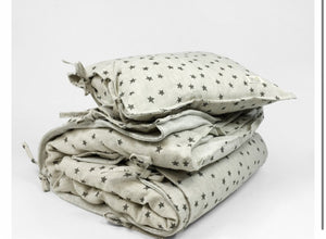 Baby shower ensemble couette