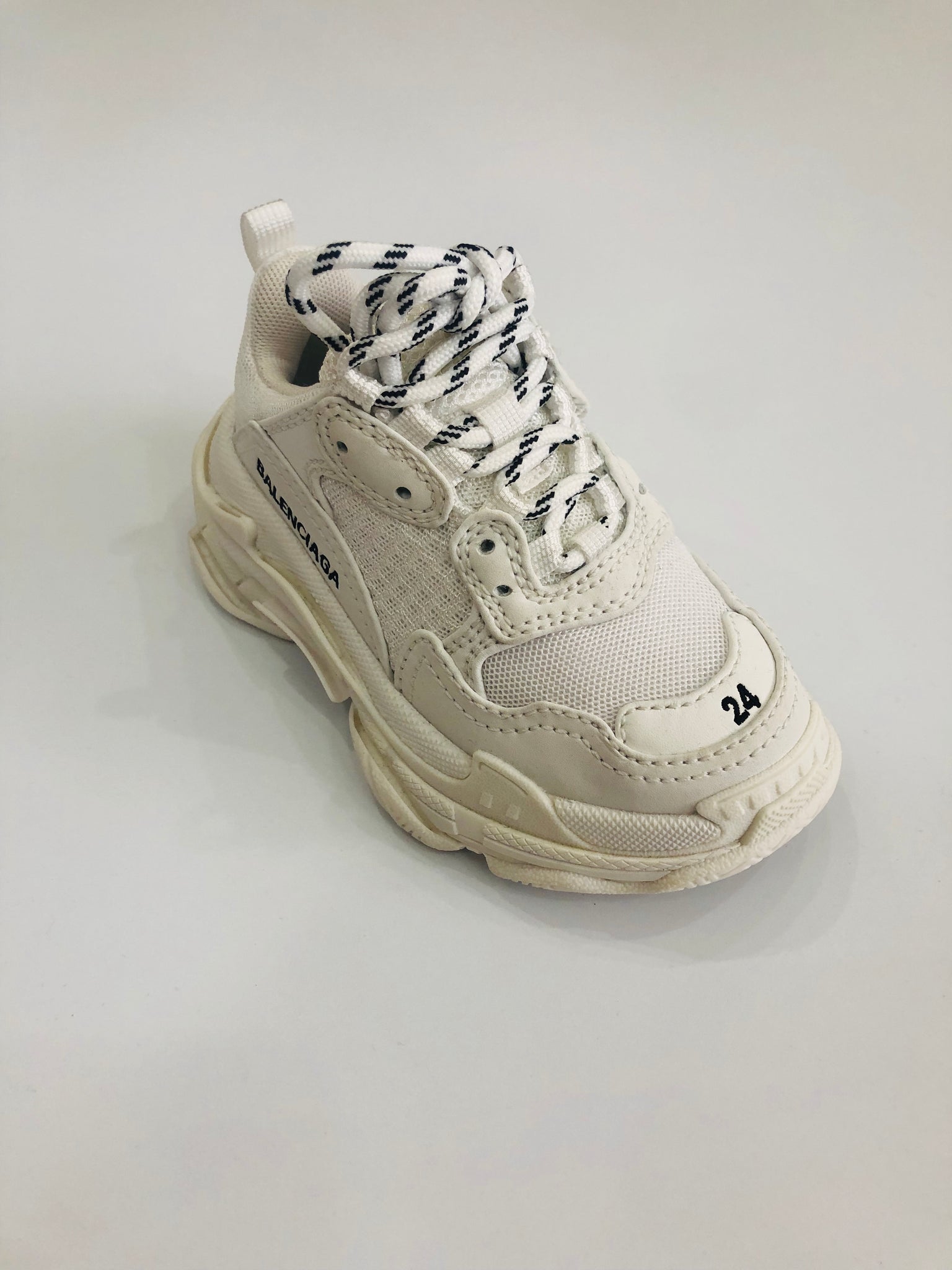 Taille balenciaga triple s sale