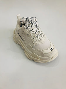 Balenciaga triple s taille 23